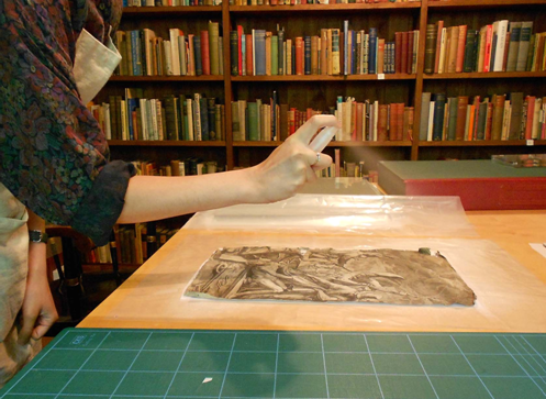 Humidifying the print